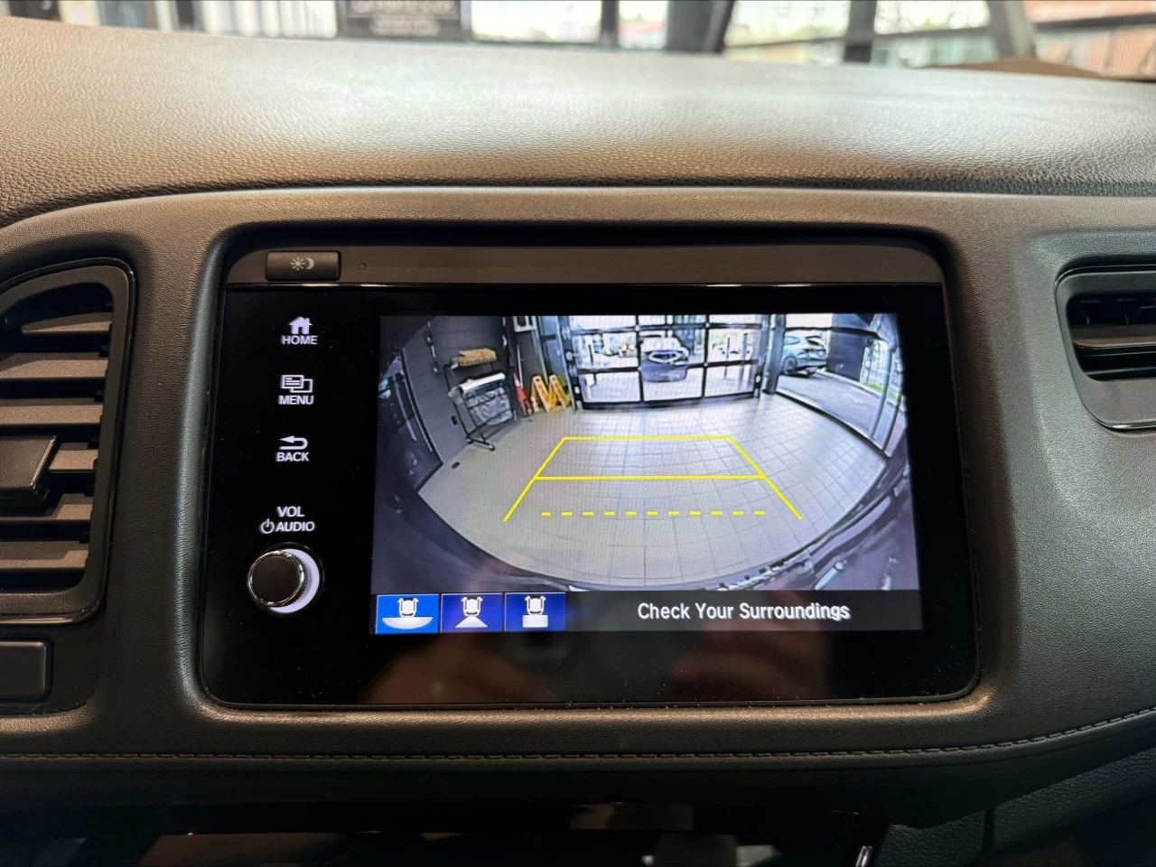 2022 Honda HR-V LX https://www.acuramontrealcentre.com/resize/b990ff35b810a3abc0cc817b2ca24889-1