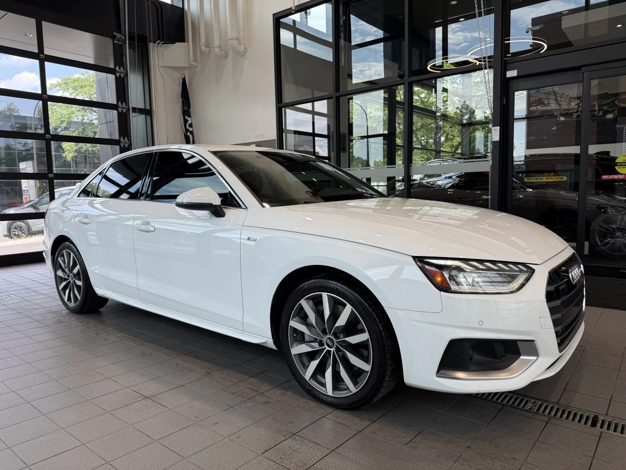 2021 Audi A4 Quattro Komfort 45 TFSI https://www.acuramontrealcentre.com/resize/b990ff35b810a3abc0cc817b2ca24889-1