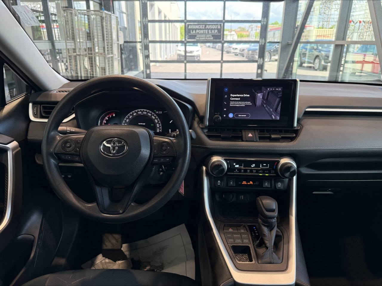 2023 Toyota RAV4 LE https://www.acuramontrealcentre.com/resize/b990ff35b810a3abc0cc817b2ca24889-1