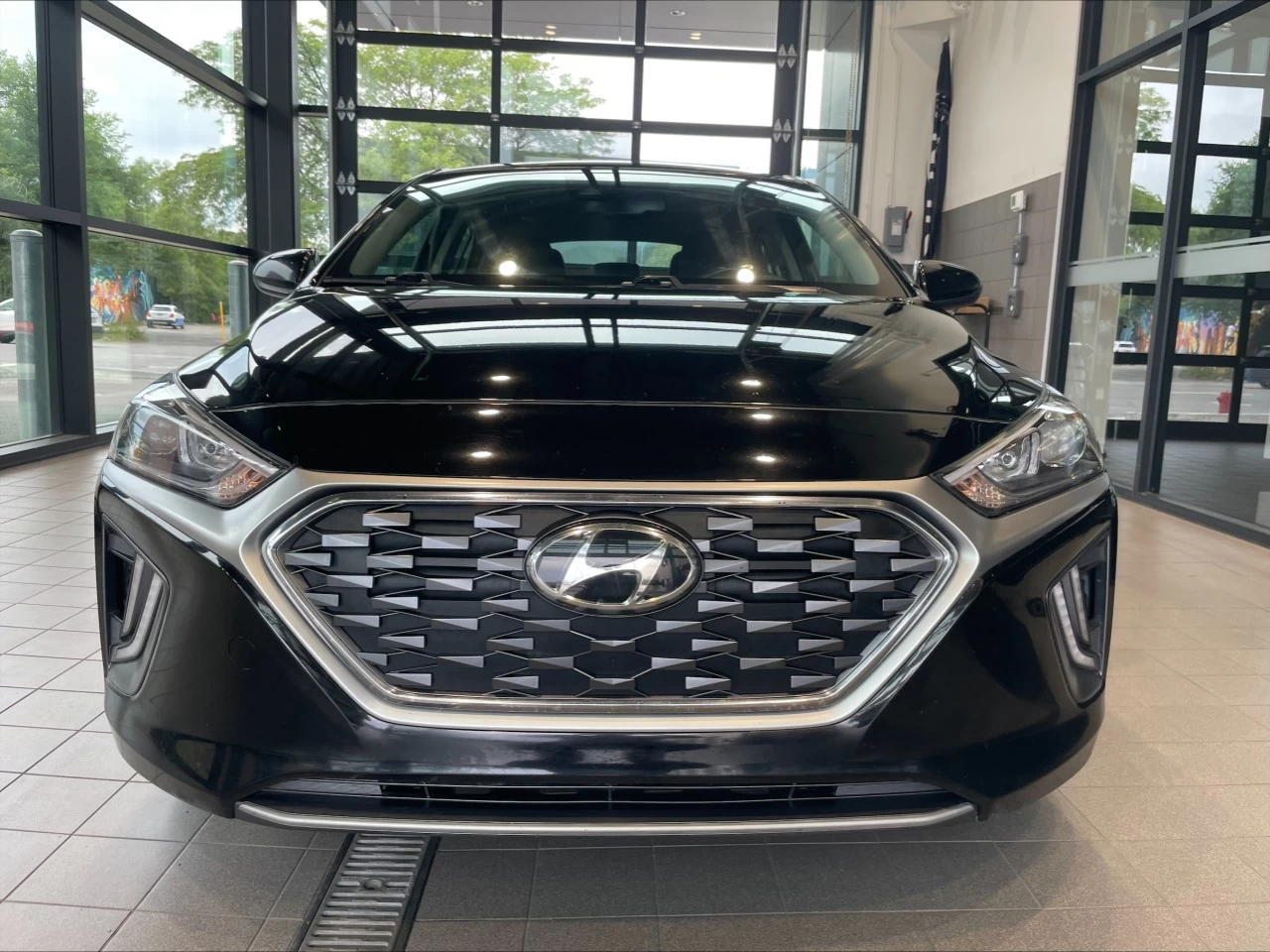 2020 Hyundai Ioniq Preferred https://www.acuramontrealcentre.com/resize/b990ff35b810a3abc0cc817b2ca24889-1