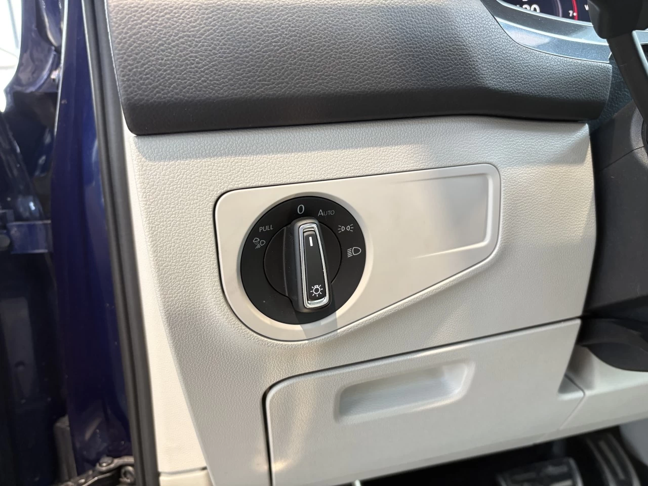 2022 Volkswagen Tiguan Highline R-Line Main Image