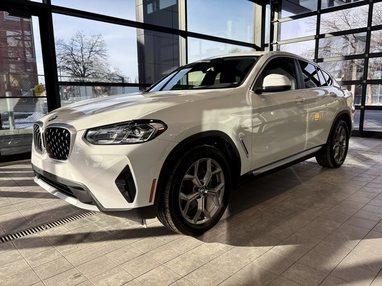 2025 BMW X4 xDrive30i https://www.acuramontrealcentre.com/resize/b990ff35b810a3abc0cc817b2ca24889-1