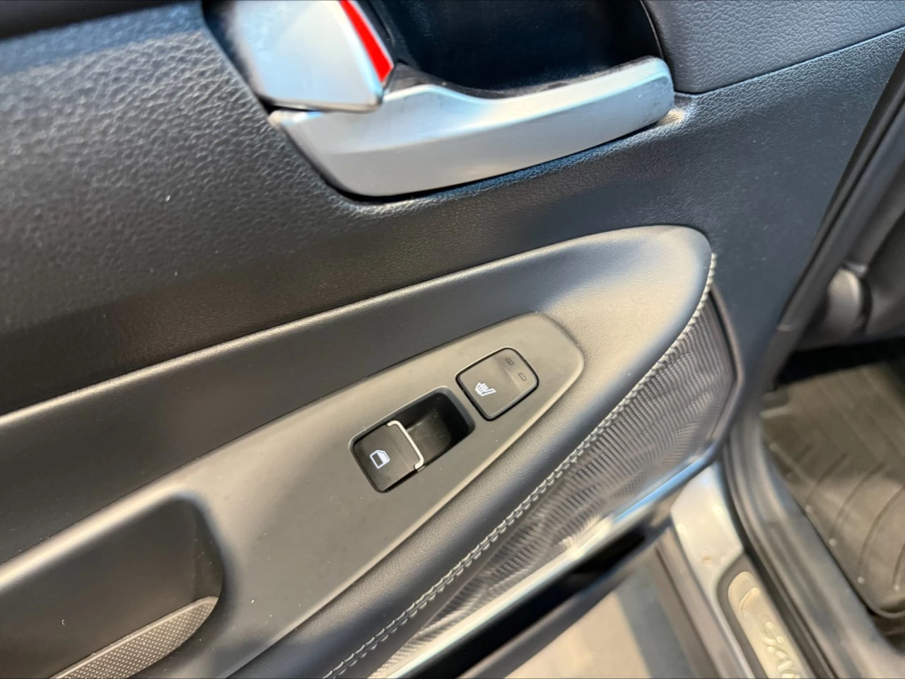 2019 Hyundai Santa Fe Luxury https://www.acuramontrealcentre.com/resize/b990ff35b810a3abc0cc817b2ca24889-1