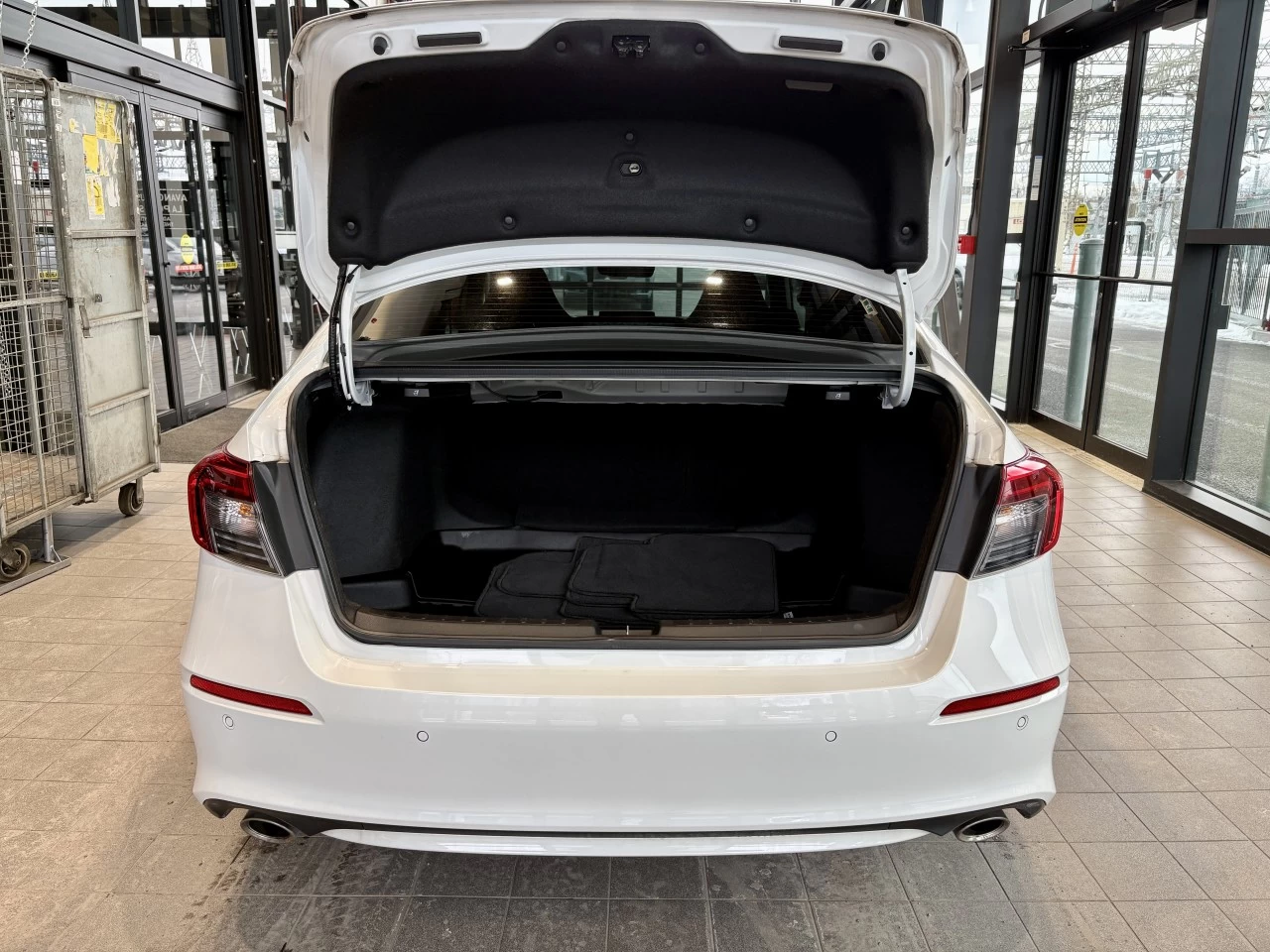 2022 Honda Civic Si berline Manual https://www.acuramontrealcentre.com/resize/b990ff35b810a3abc0cc817b2ca24889-1