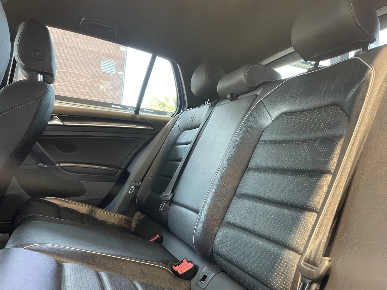 2019 Volkswagen Golf R Manual https://www.acuramontrealcentre.com/resize/b990ff35b810a3abc0cc817b2ca24889-1