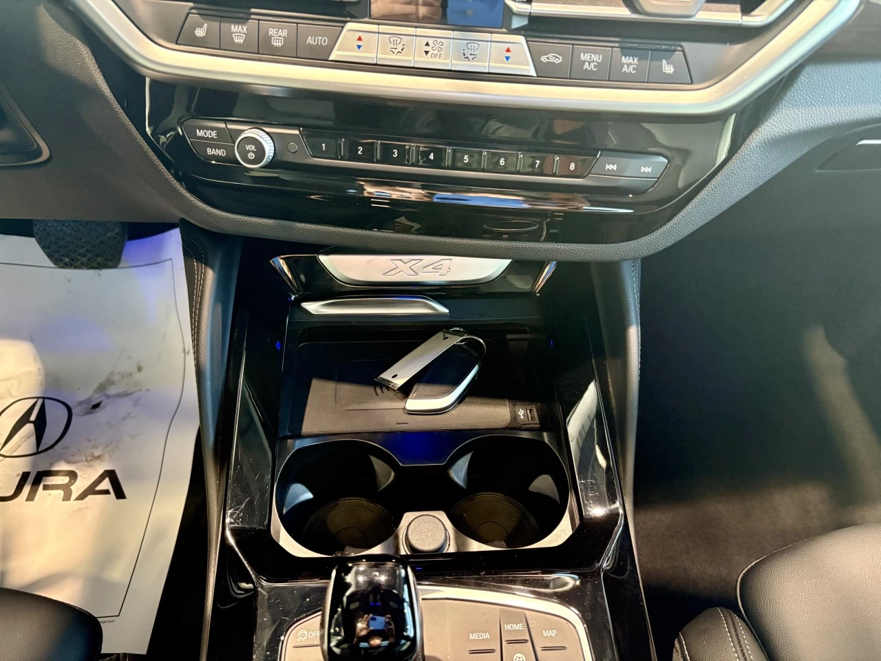 2025 BMW X4 xDrive30i https://www.acuramontrealcentre.com/resize/b990ff35b810a3abc0cc817b2ca24889-1