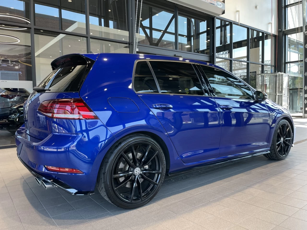2019 Volkswagen Golf R Manual https://www.acuramontrealcentre.com/resize/b990ff35b810a3abc0cc817b2ca24889-1