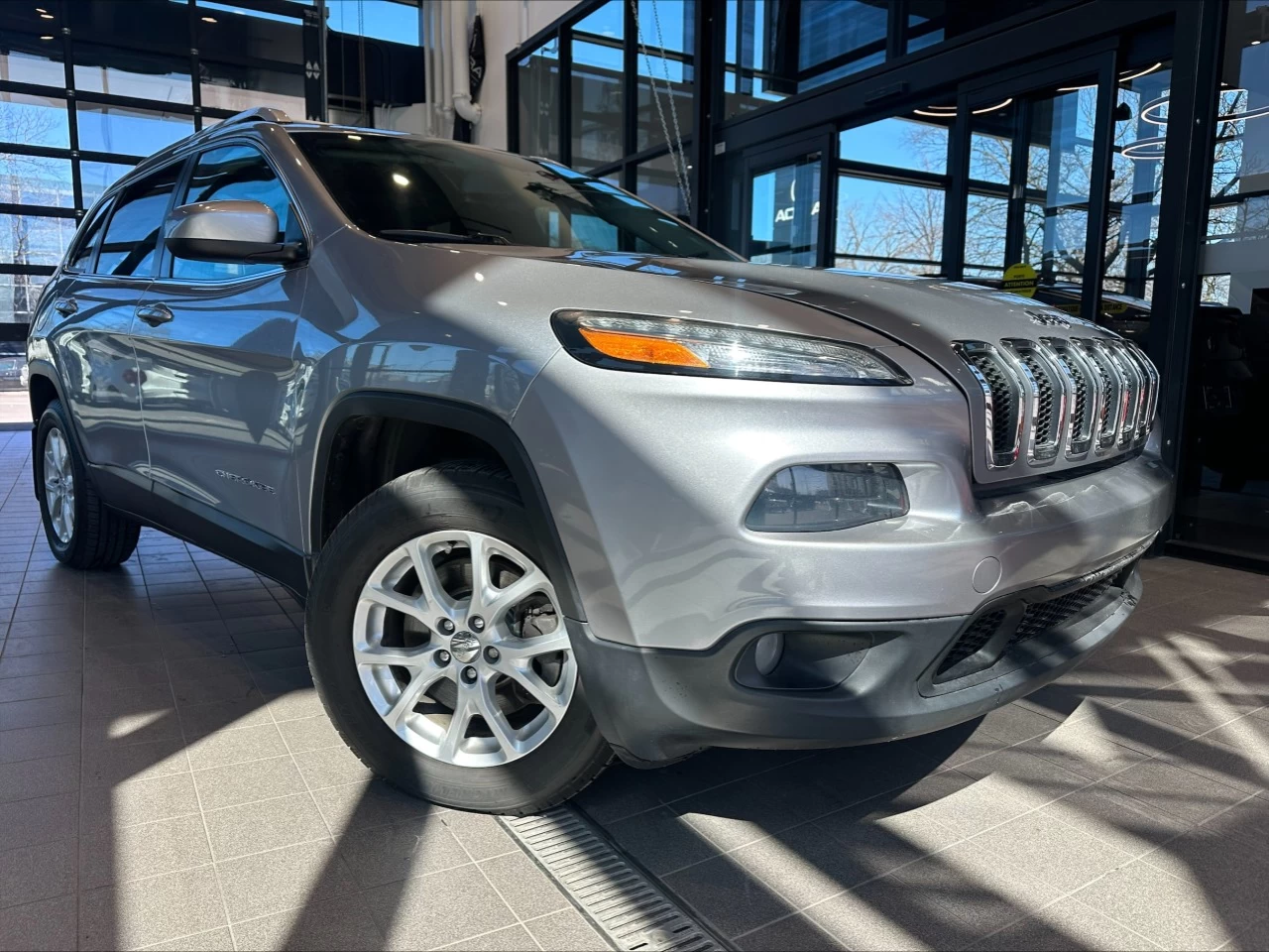 2014 Jeep Cherokee North https://www.acuramontrealcentre.com/resize/b990ff35b810a3abc0cc817b2ca24889-1