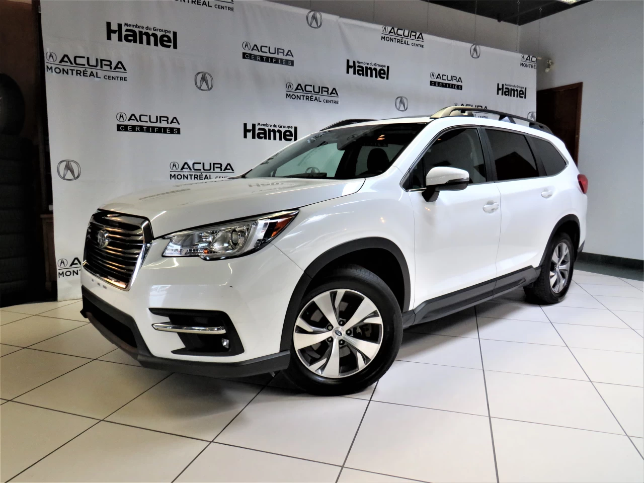 2019 Subaru Ascent Touring https://www.acuramontrealcentre.com/resize/b990ff35b810a3abc0cc817b2ca24889-1