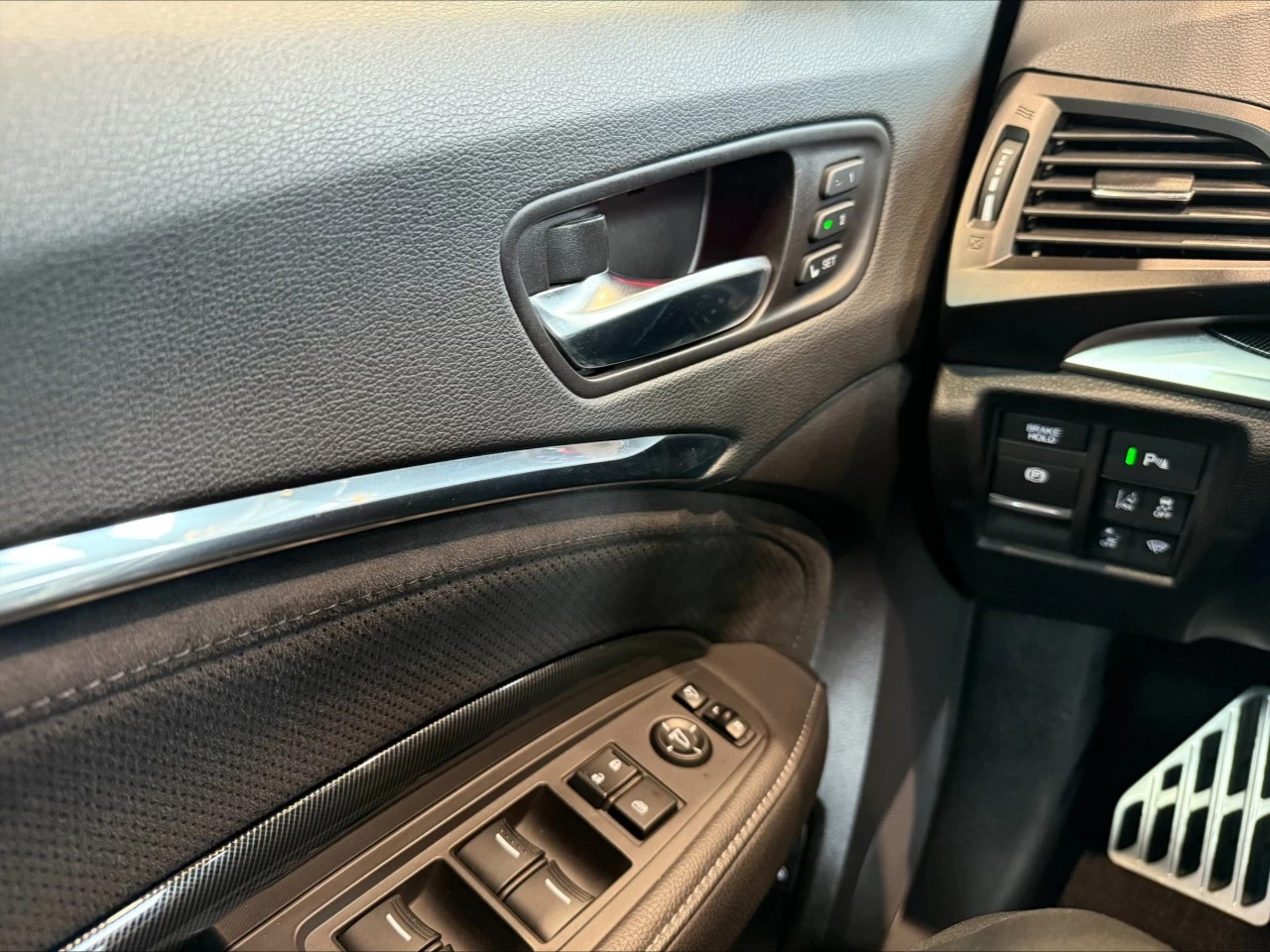 2019 Acura MDX Elite A-Spec https://www.acuramontrealcentre.com/resize/b990ff35b810a3abc0cc817b2ca24889-1