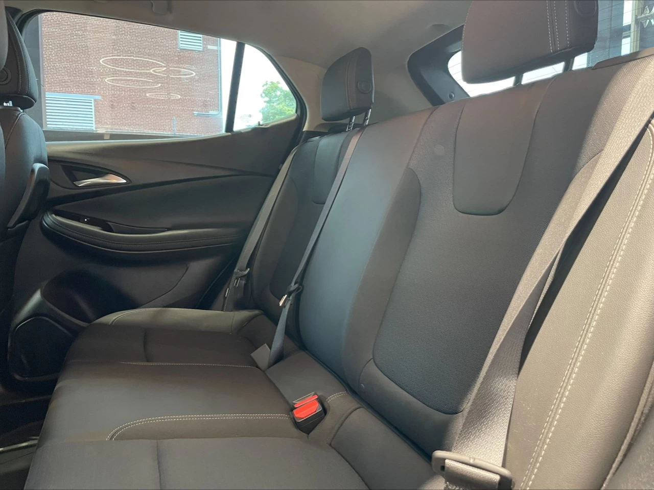 2023 Buick Encore GX Preferred https://www.acuramontrealcentre.com/resize/b990ff35b810a3abc0cc817b2ca24889-1