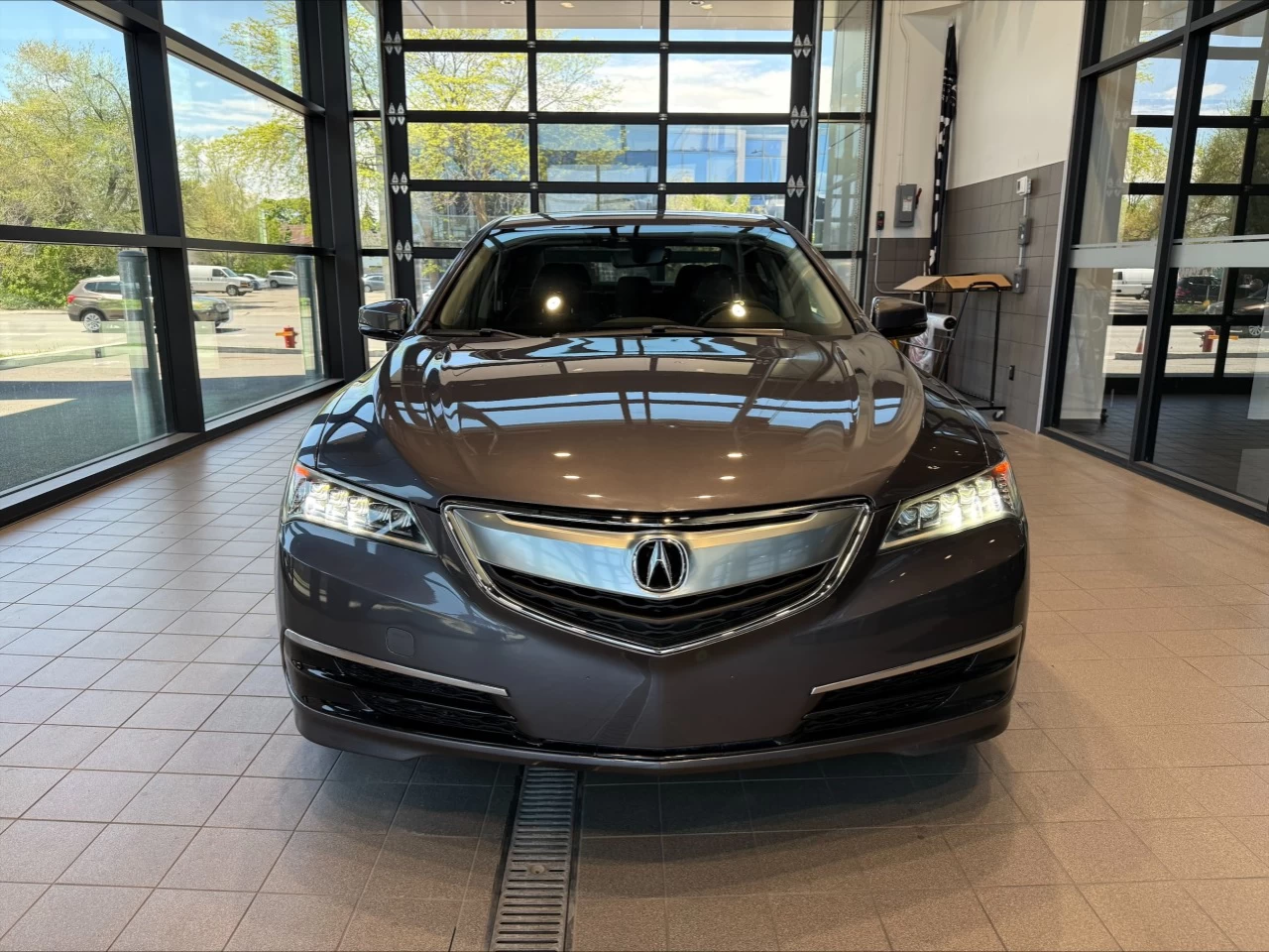 2017 Acura TLX V6 Tech https://www.acuramontrealcentre.com/resize/b990ff35b810a3abc0cc817b2ca24889-1