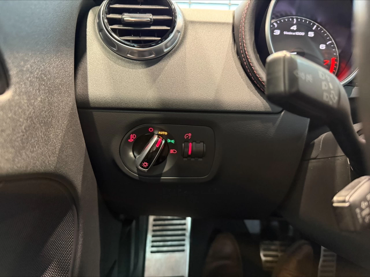 2015 Audi TTS TTS https://www.acuramontrealcentre.com/resize/b990ff35b810a3abc0cc817b2ca24889-1