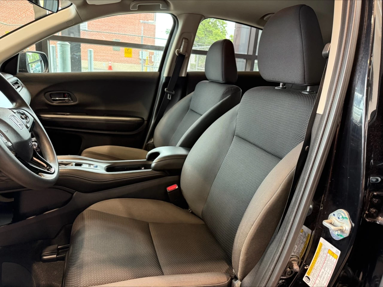 2022 Honda HR-V LX https://www.acuramontrealcentre.com/resize/b990ff35b810a3abc0cc817b2ca24889-1