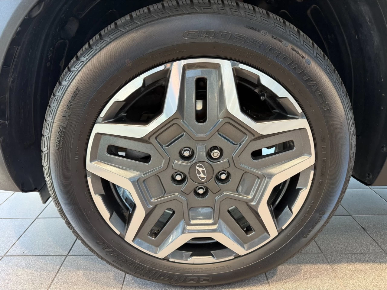 2022 Hyundai Santa Fe Luxury PHEV https://www.acuramontrealcentre.com/resize/b990ff35b810a3abc0cc817b2ca24889-1