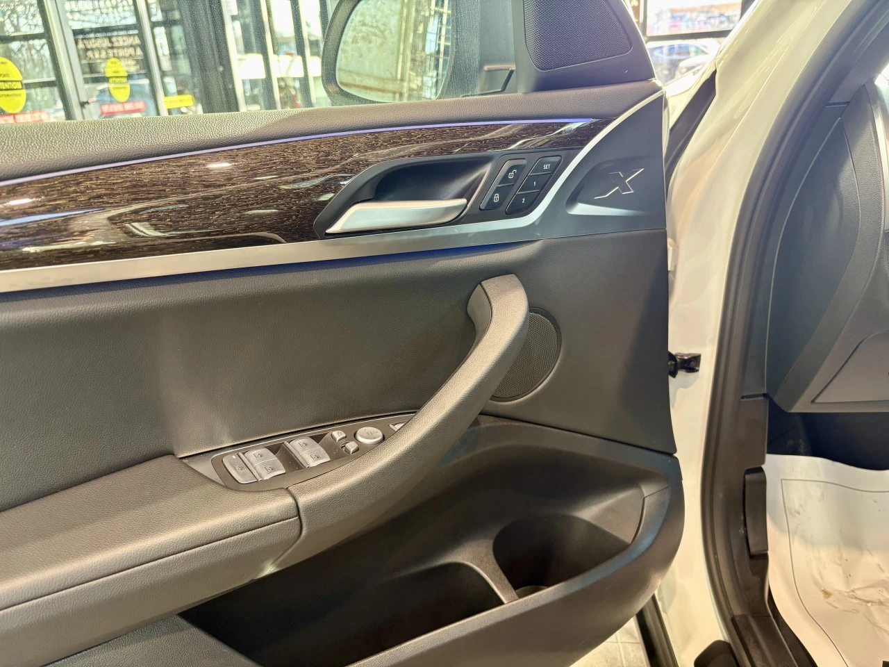 2025 BMW X4 xDrive30i https://www.acuramontrealcentre.com/resize/b990ff35b810a3abc0cc817b2ca24889-1