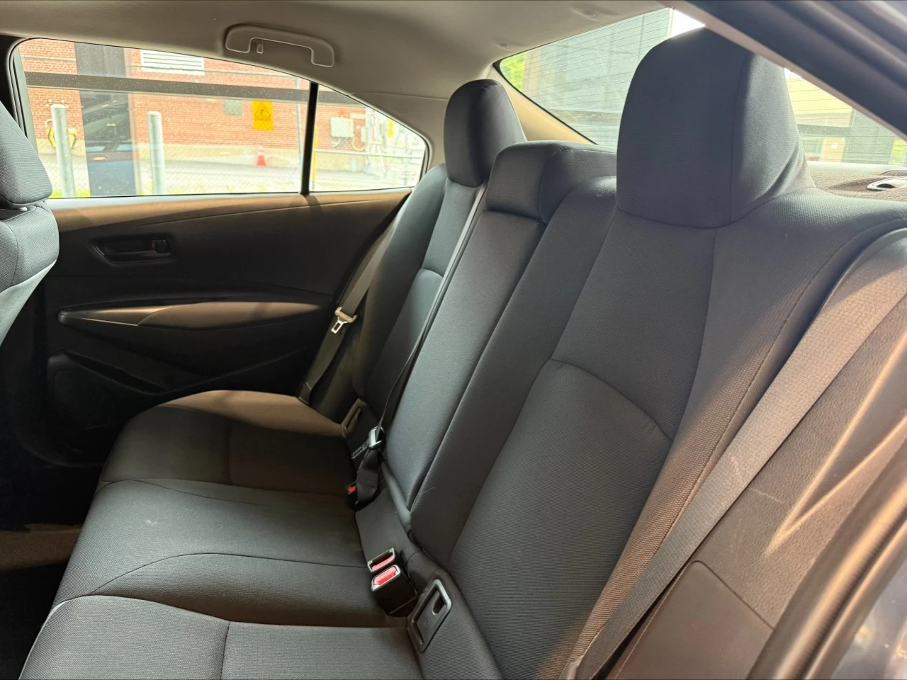2022 Toyota Corolla LE https://www.acuramontrealcentre.com/resize/b990ff35b810a3abc0cc817b2ca24889-1