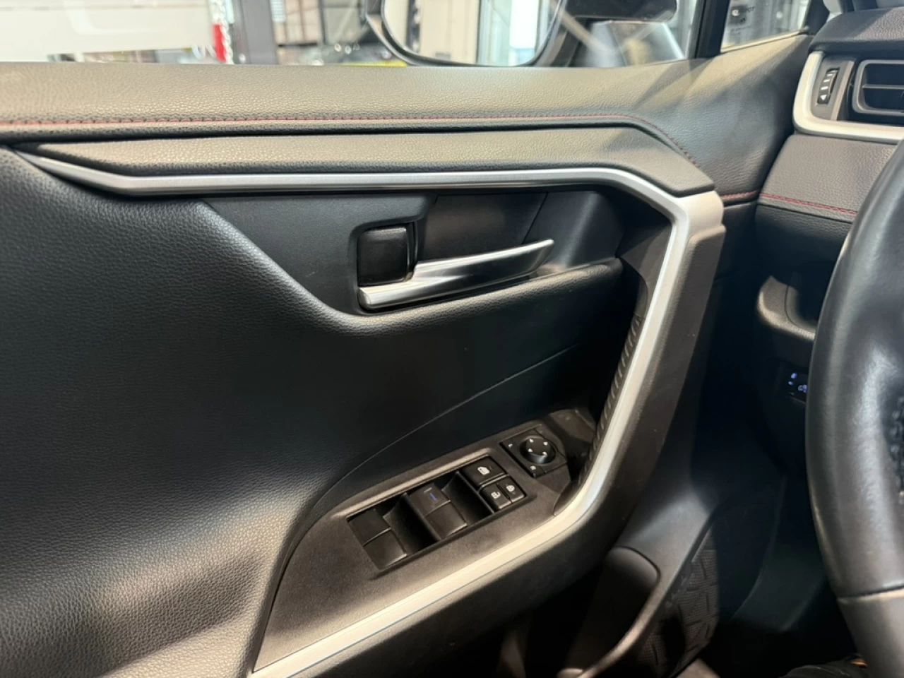 2021 Toyota RAV4 Trail https://www.acuramontrealcentre.com/resize/b990ff35b810a3abc0cc817b2ca24889-1