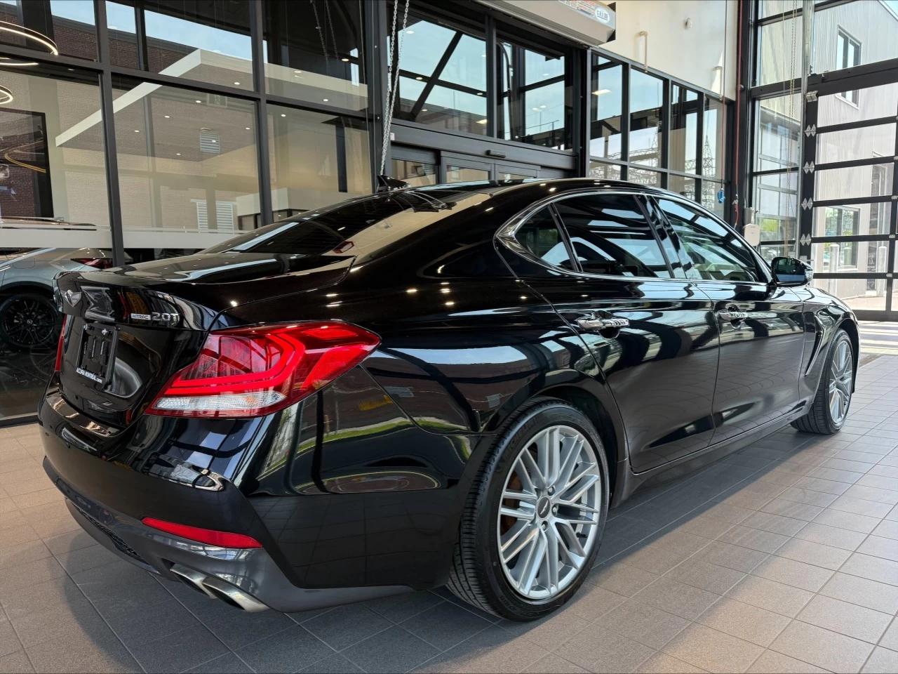 2021 Genesis G70 2.0T Advanced https://www.acuramontrealcentre.com/resize/b990ff35b810a3abc0cc817b2ca24889-1