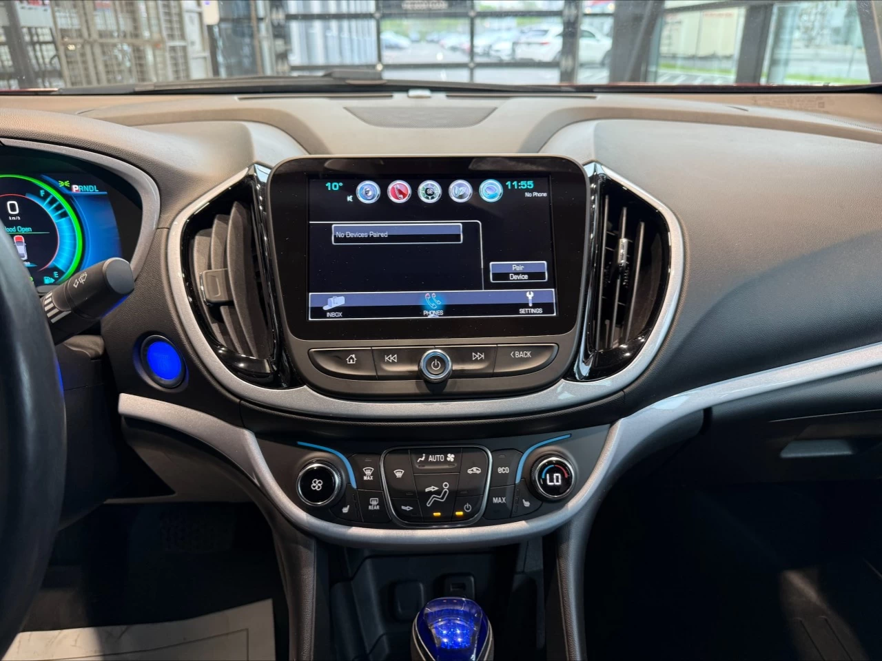 2017 Chevrolet Volt LT https://www.acuramontrealcentre.com/resize/b990ff35b810a3abc0cc817b2ca24889-1