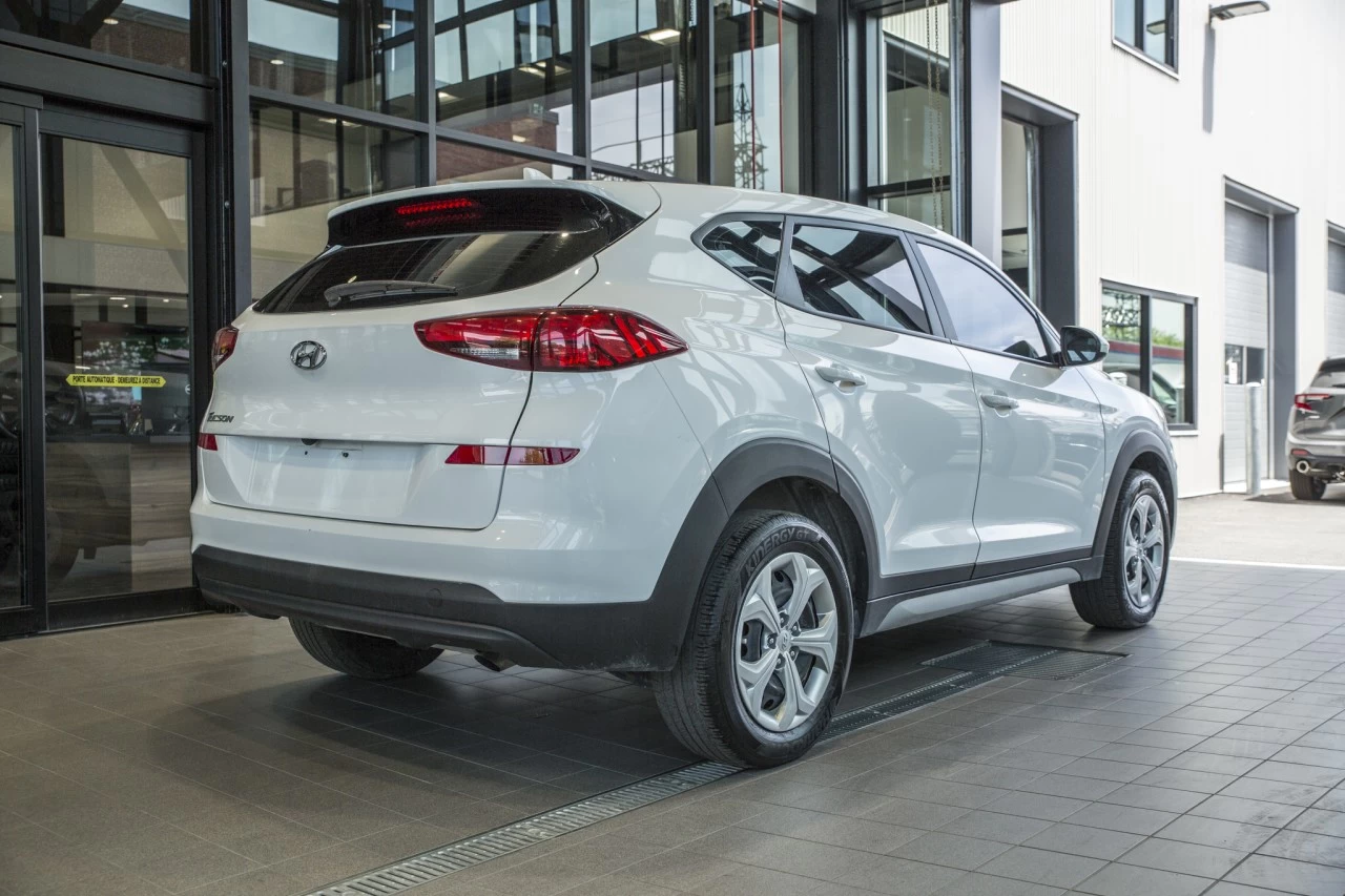2021 Hyundai Tucson  https://www.acuramontrealcentre.com/resize/b990ff35b810a3abc0cc817b2ca24889-1