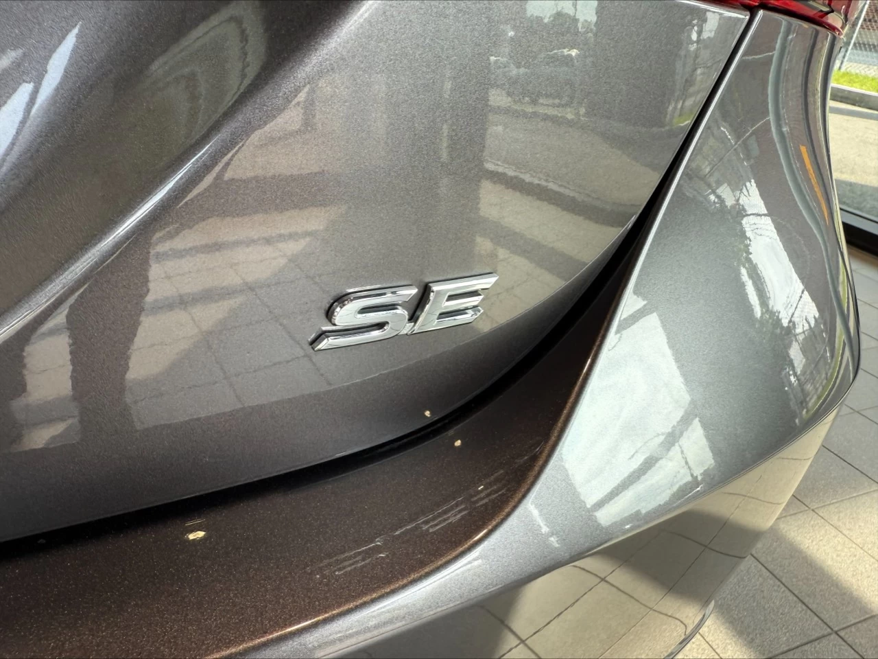 2019 Toyota Camry SE https://www.acuramontrealcentre.com/resize/b990ff35b810a3abc0cc817b2ca24889-1