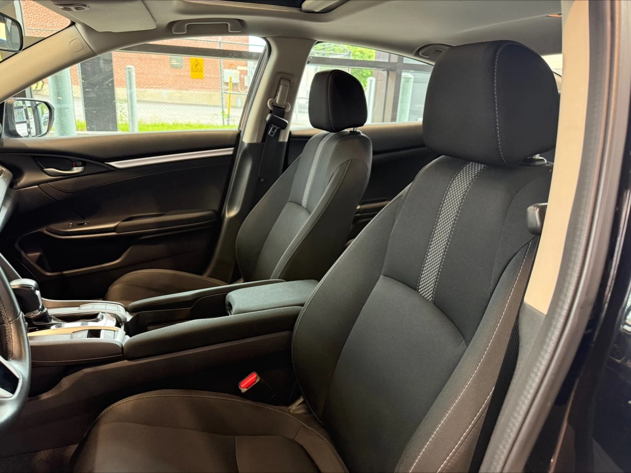 2020 Honda Civic EX https://www.acuramontrealcentre.com/resize/b990ff35b810a3abc0cc817b2ca24889-1