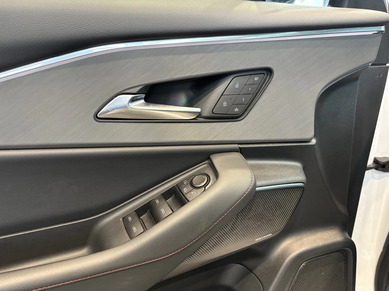 2024 Acura ZDX w/A-Spec Package Main Image