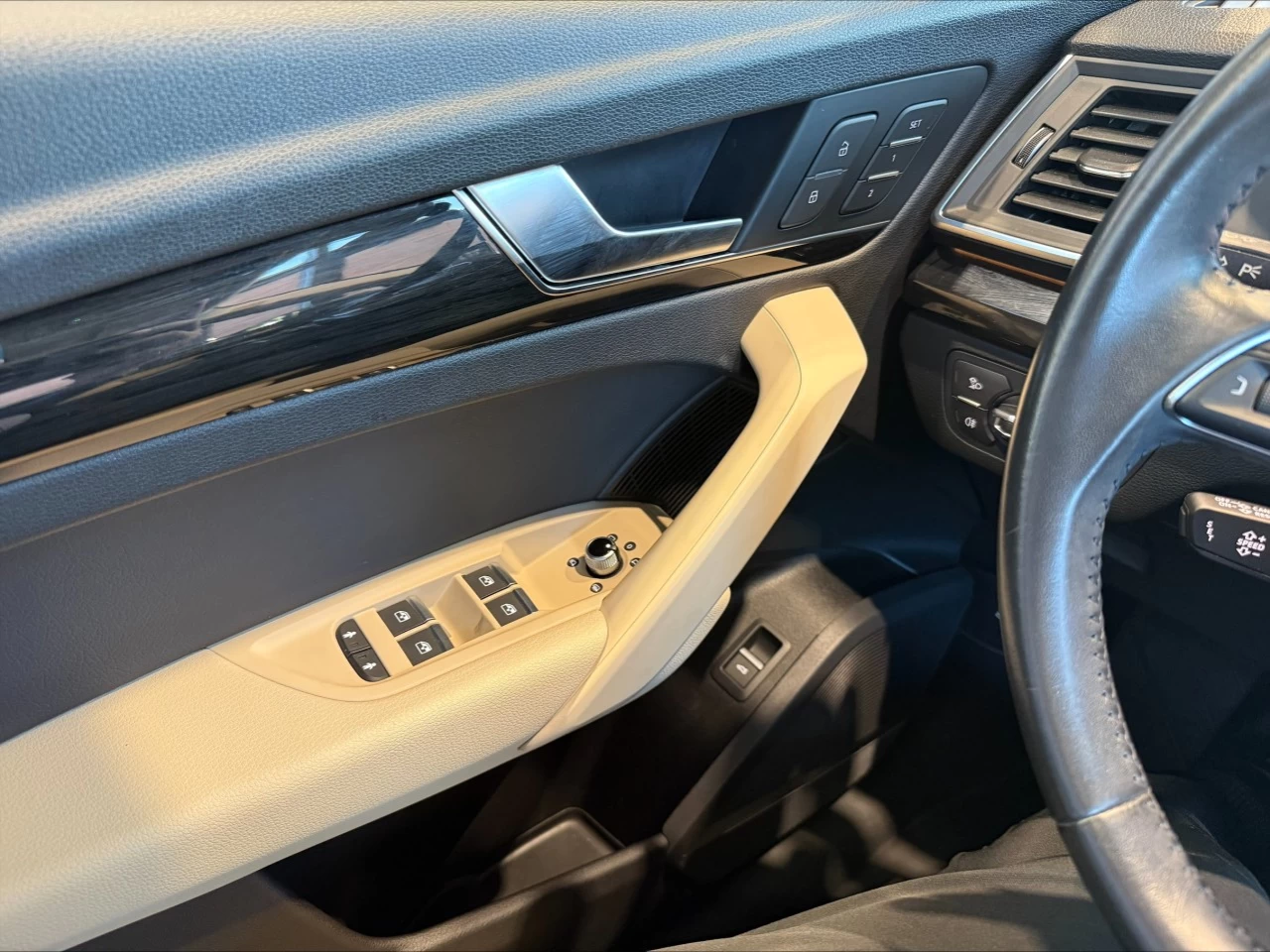 2019 Audi Q5 Technik https://www.acuramontrealcentre.com/resize/b990ff35b810a3abc0cc817b2ca24889-1
