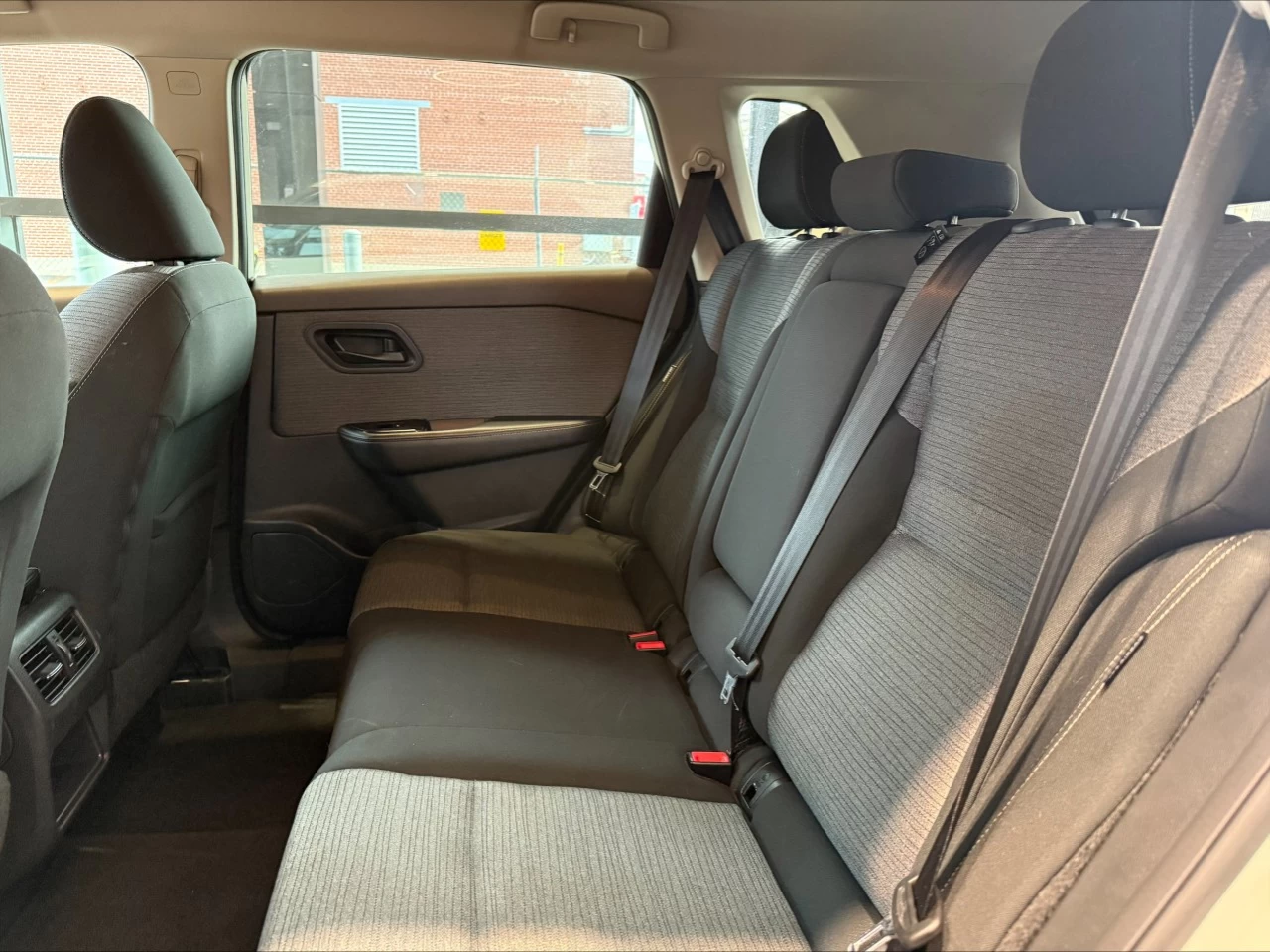 2021 Nissan Rogue S https://www.acuramontrealcentre.com/resize/b990ff35b810a3abc0cc817b2ca24889-1