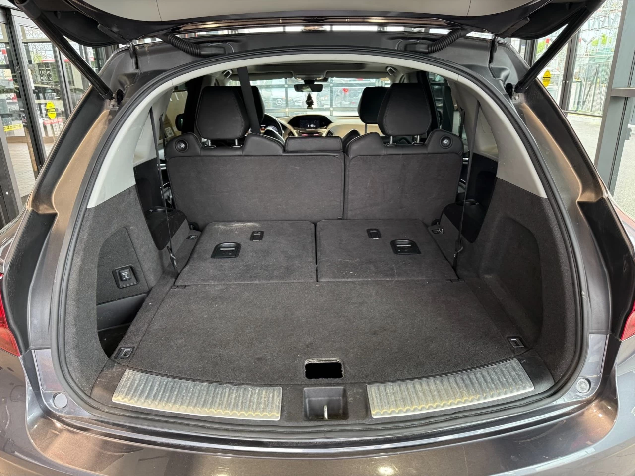 2017 Acura MDX SH-AWD 4dr https://www.acuramontrealcentre.com/resize/b990ff35b810a3abc0cc817b2ca24889-1