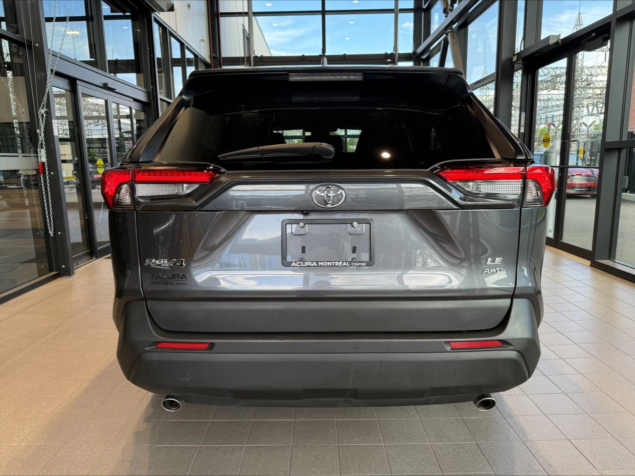 2023 Toyota RAV4 LE https://www.acuramontrealcentre.com/resize/b990ff35b810a3abc0cc817b2ca24889-1