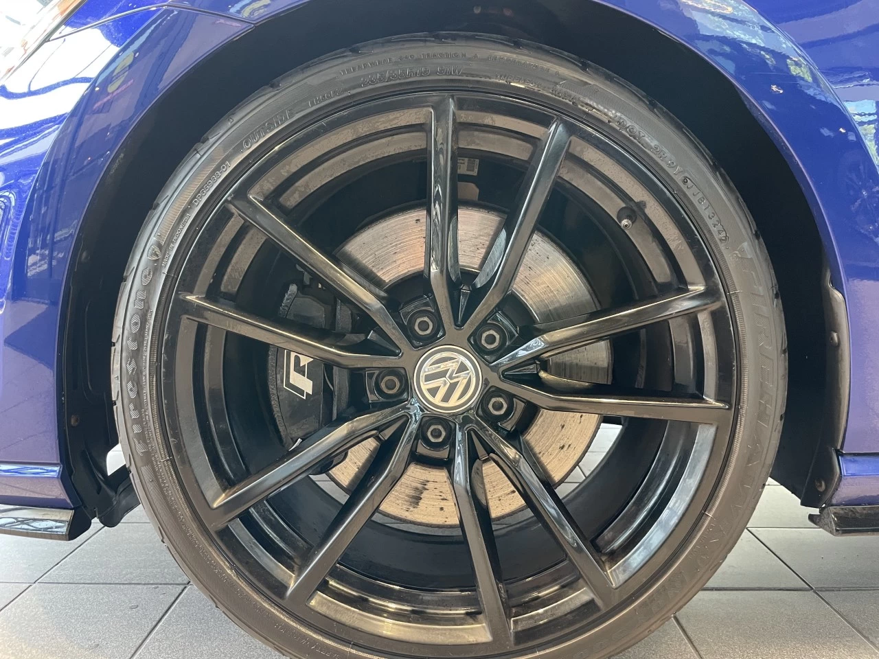 2019 Volkswagen Golf R Manual https://www.acuramontrealcentre.com/resize/b990ff35b810a3abc0cc817b2ca24889-1