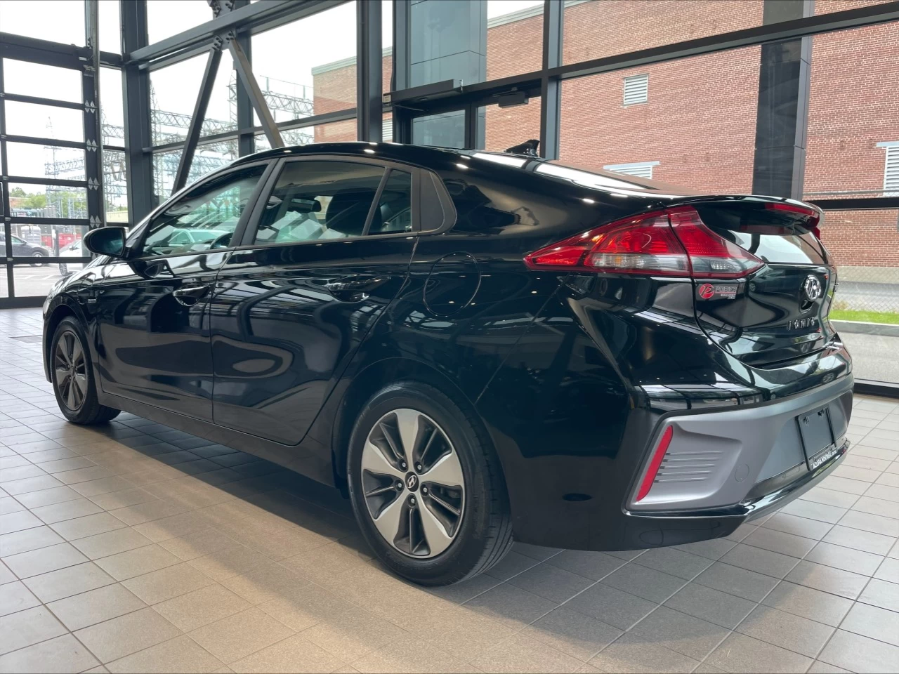 2020 Hyundai Ioniq Preferred https://www.acuramontrealcentre.com/resize/b990ff35b810a3abc0cc817b2ca24889-1
