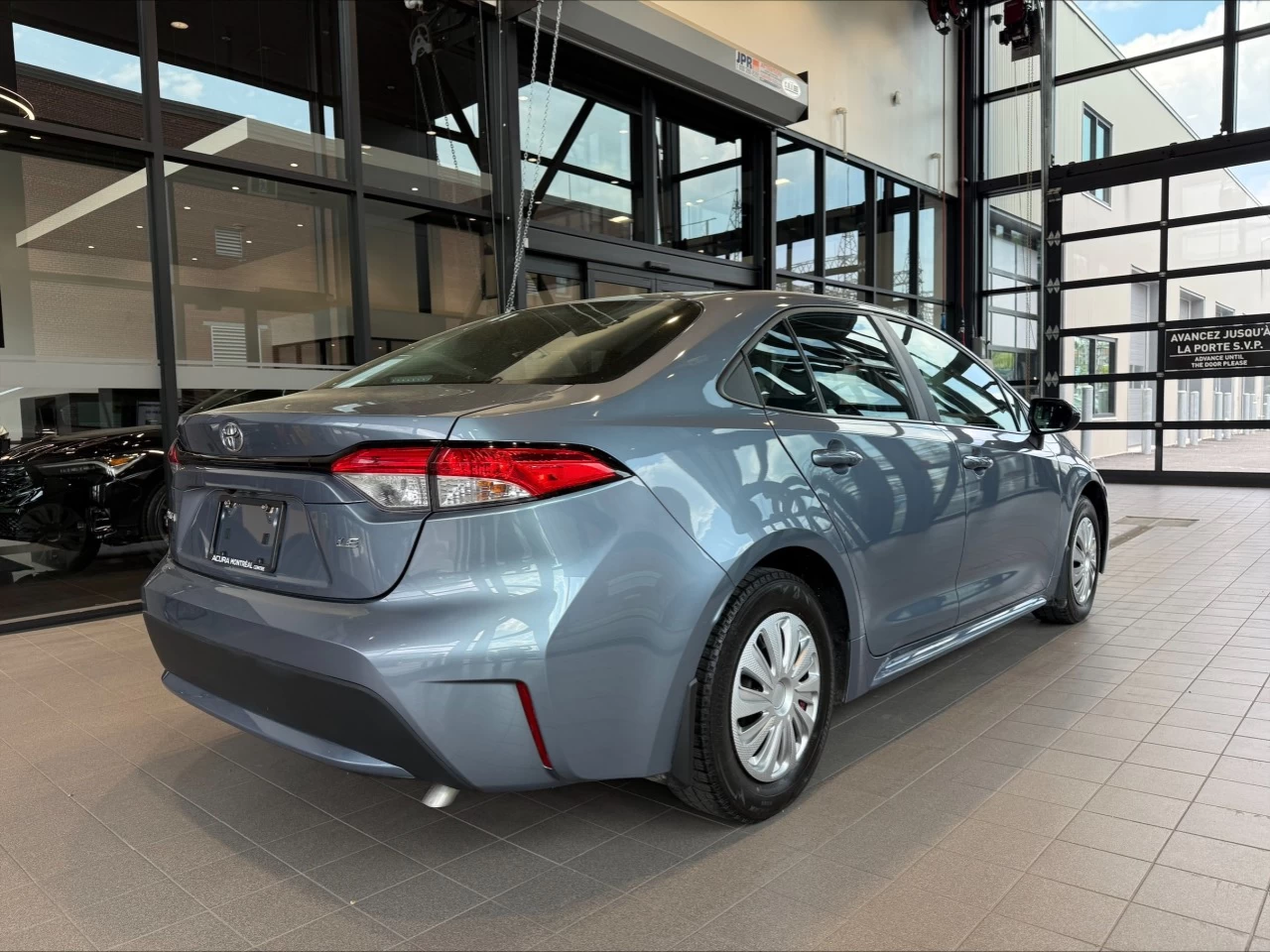 2022 Toyota Corolla LE https://www.acuramontrealcentre.com/resize/b990ff35b810a3abc0cc817b2ca24889-1