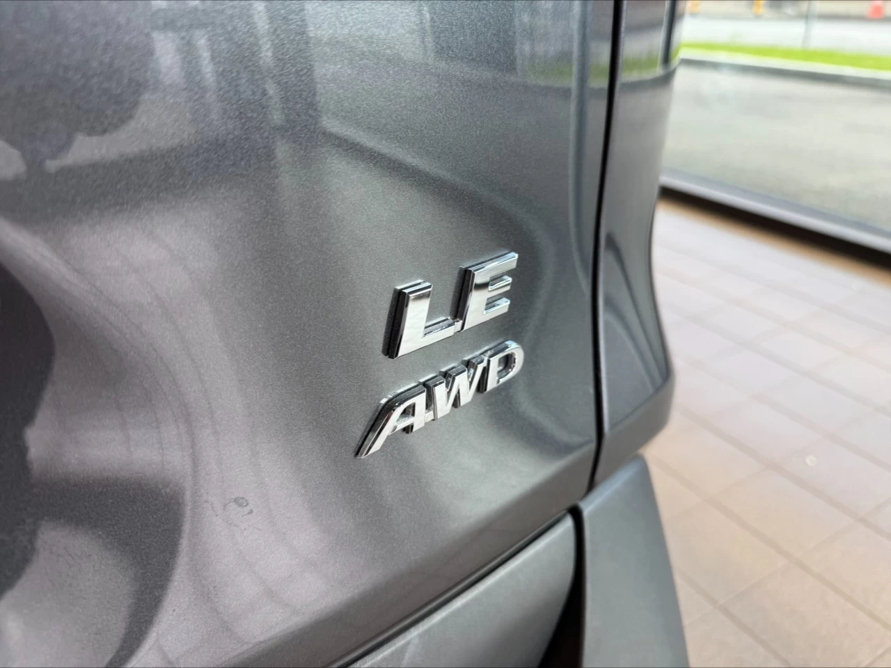 2023 Toyota RAV4 LE https://www.acuramontrealcentre.com/resize/b990ff35b810a3abc0cc817b2ca24889-1