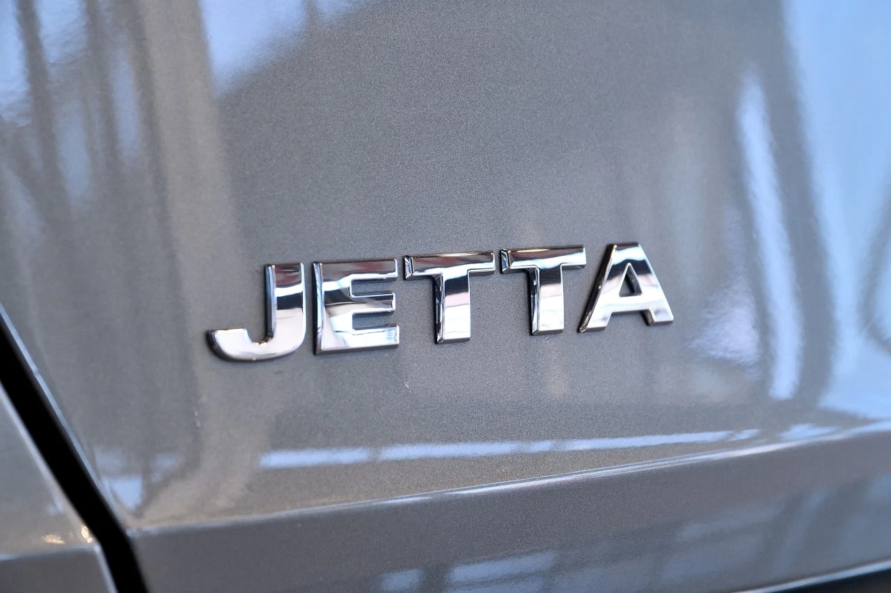 2019 Volkswagen Jetta Highline 1.4 TSI + Man. 6 vit. + https://www.acuramontrealcentre.com/resize/b990ff35b810a3abc0cc817b2ca24889-1