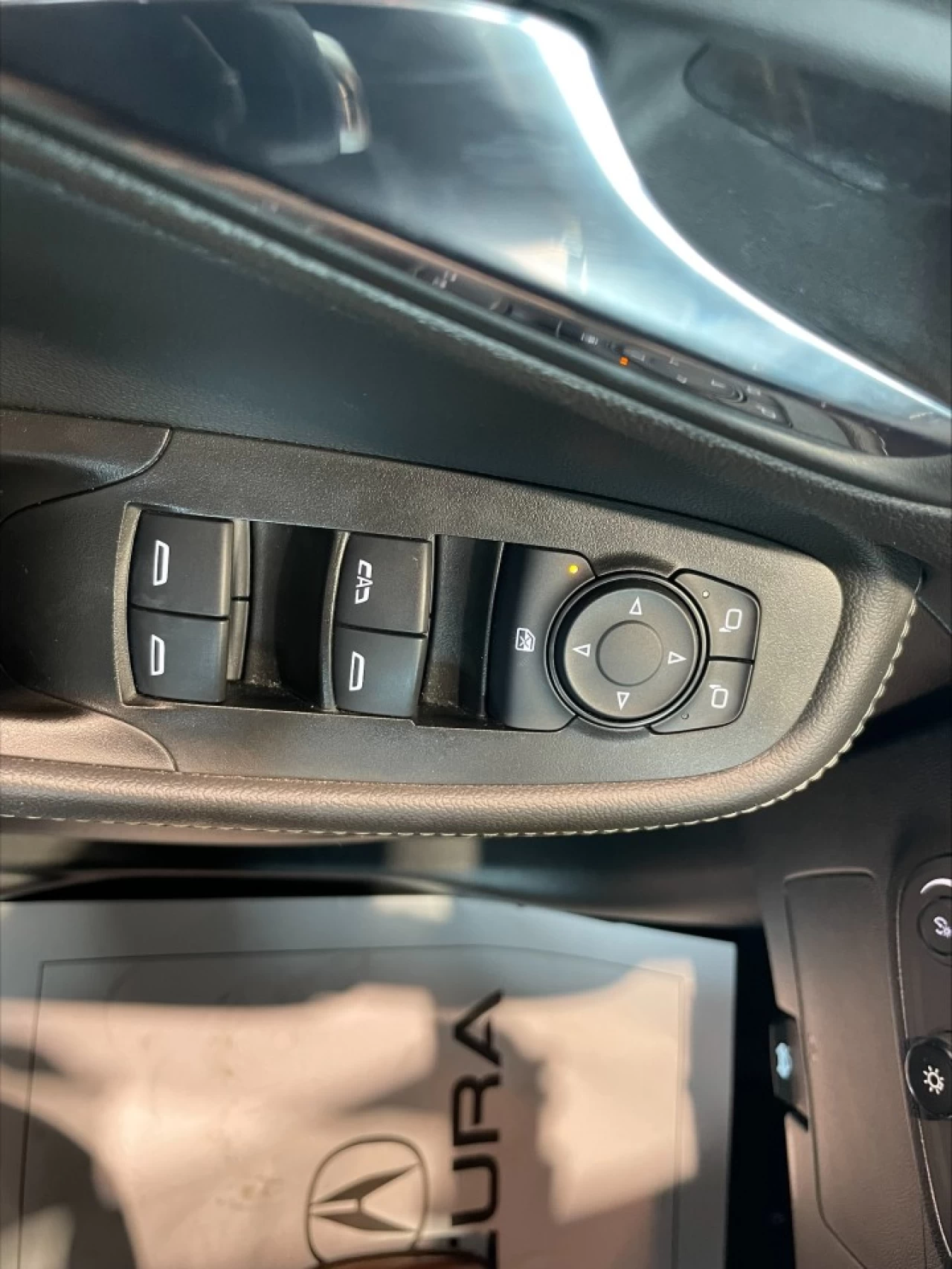 2023 Buick Encore GX Preferred https://www.acuramontrealcentre.com/resize/b990ff35b810a3abc0cc817b2ca24889-1