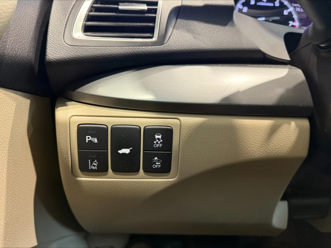 2018 Acura RDX Elite https://www.acuramontrealcentre.com/resize/b990ff35b810a3abc0cc817b2ca24889-1