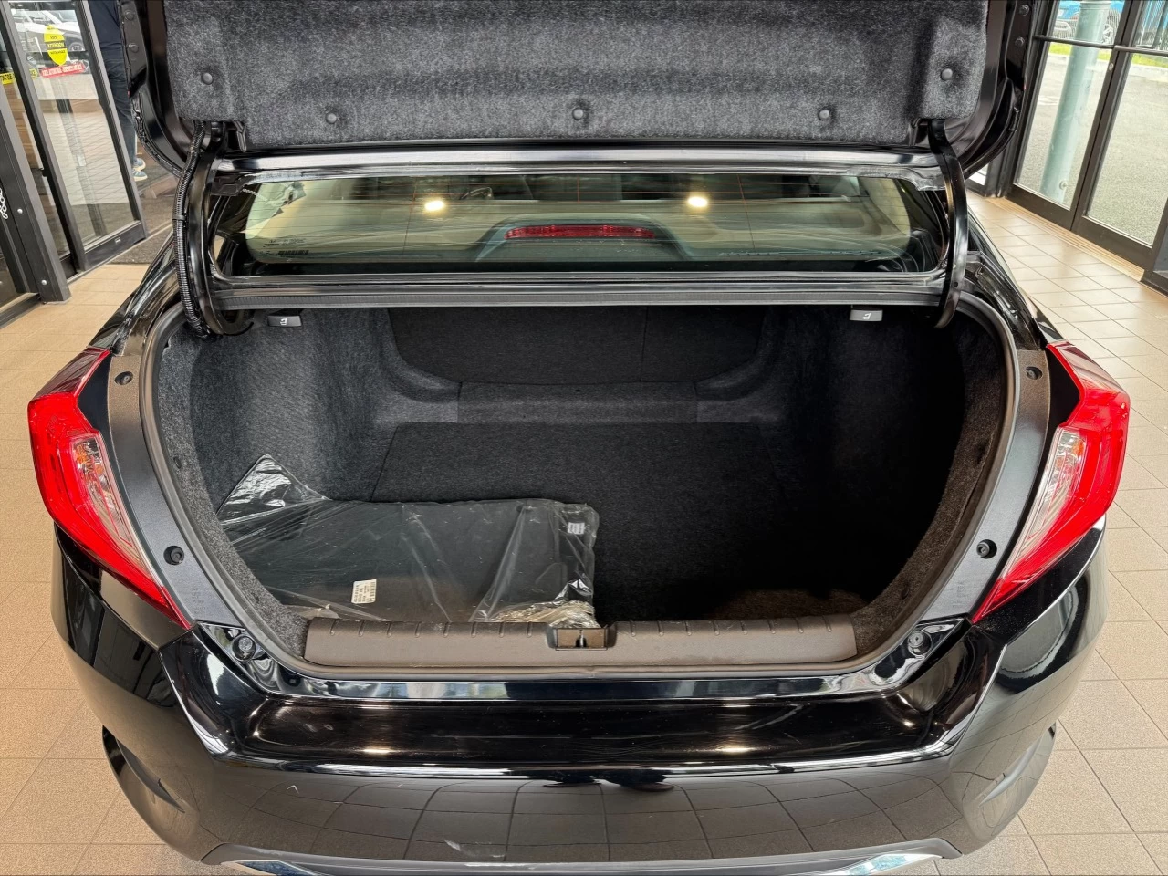 2020 Honda Civic EX https://www.acuramontrealcentre.com/resize/b990ff35b810a3abc0cc817b2ca24889-1