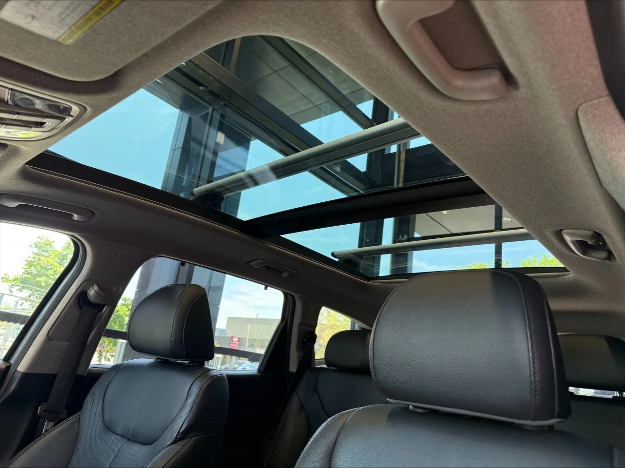 2019 Hyundai Santa Fe Luxury https://www.acuramontrealcentre.com/resize/b990ff35b810a3abc0cc817b2ca24889-1