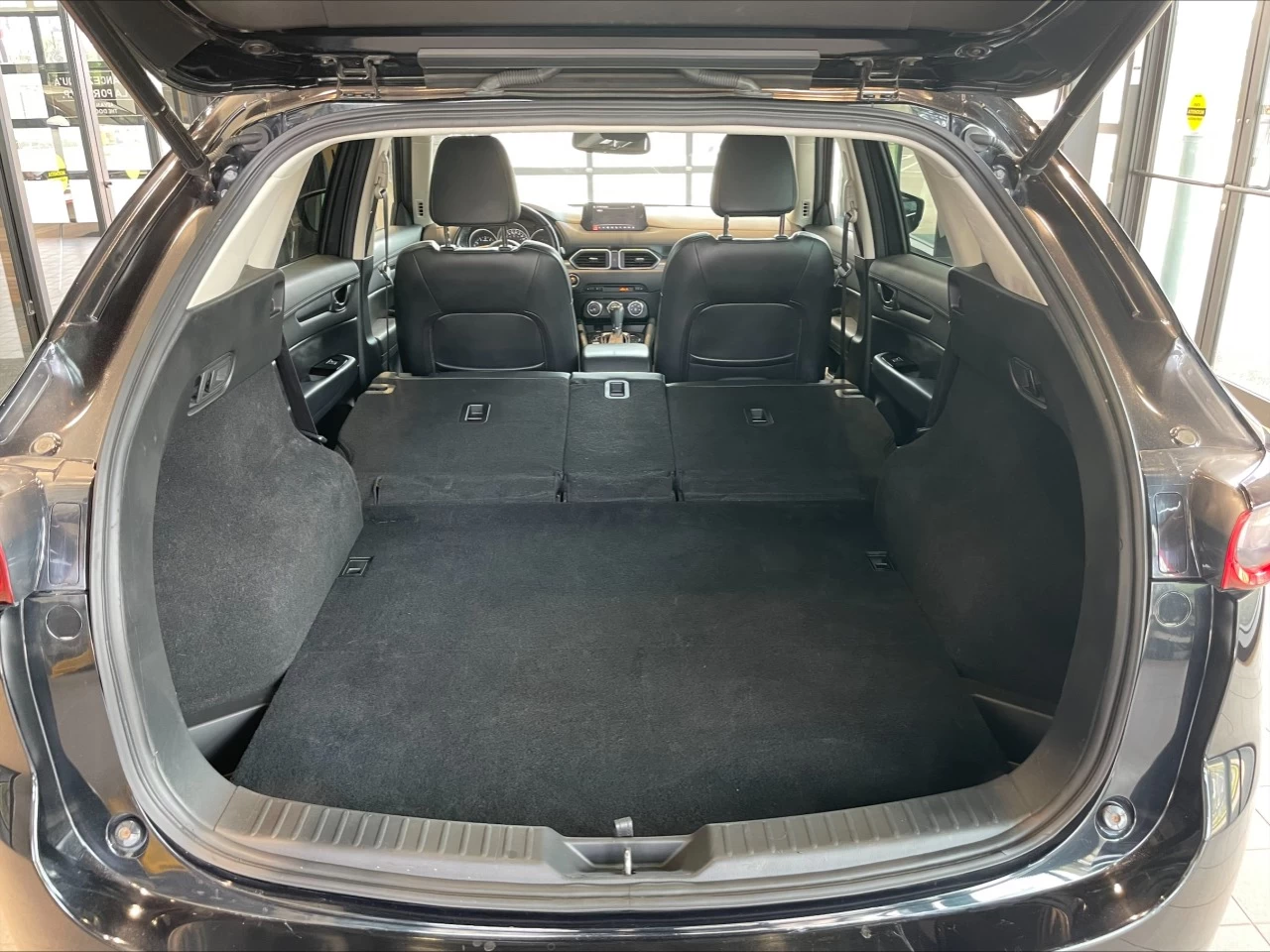 2017 Mazda CX-5 GS https://www.acuramontrealcentre.com/resize/b990ff35b810a3abc0cc817b2ca24889-1