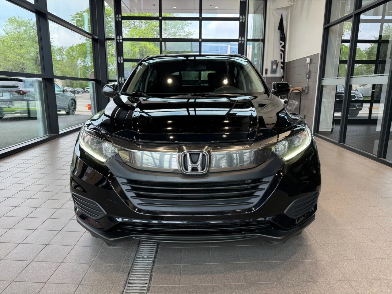 2022 Honda HR-V LX https://www.acuramontrealcentre.com/resize/b990ff35b810a3abc0cc817b2ca24889-1