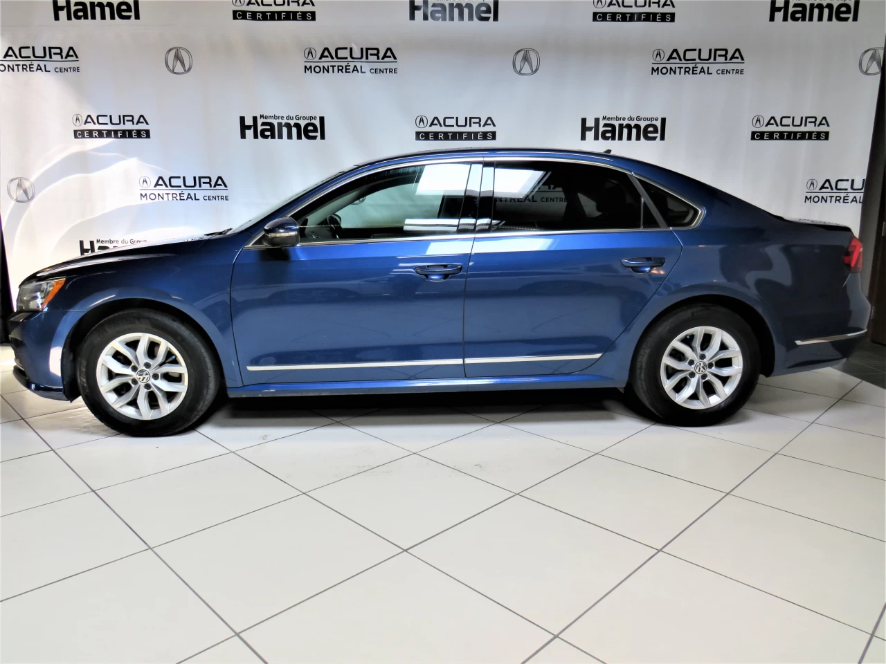 2017 Volkswagen Passat Trendline+ https://www.acuramontrealcentre.com/resize/b990ff35b810a3abc0cc817b2ca24889-1