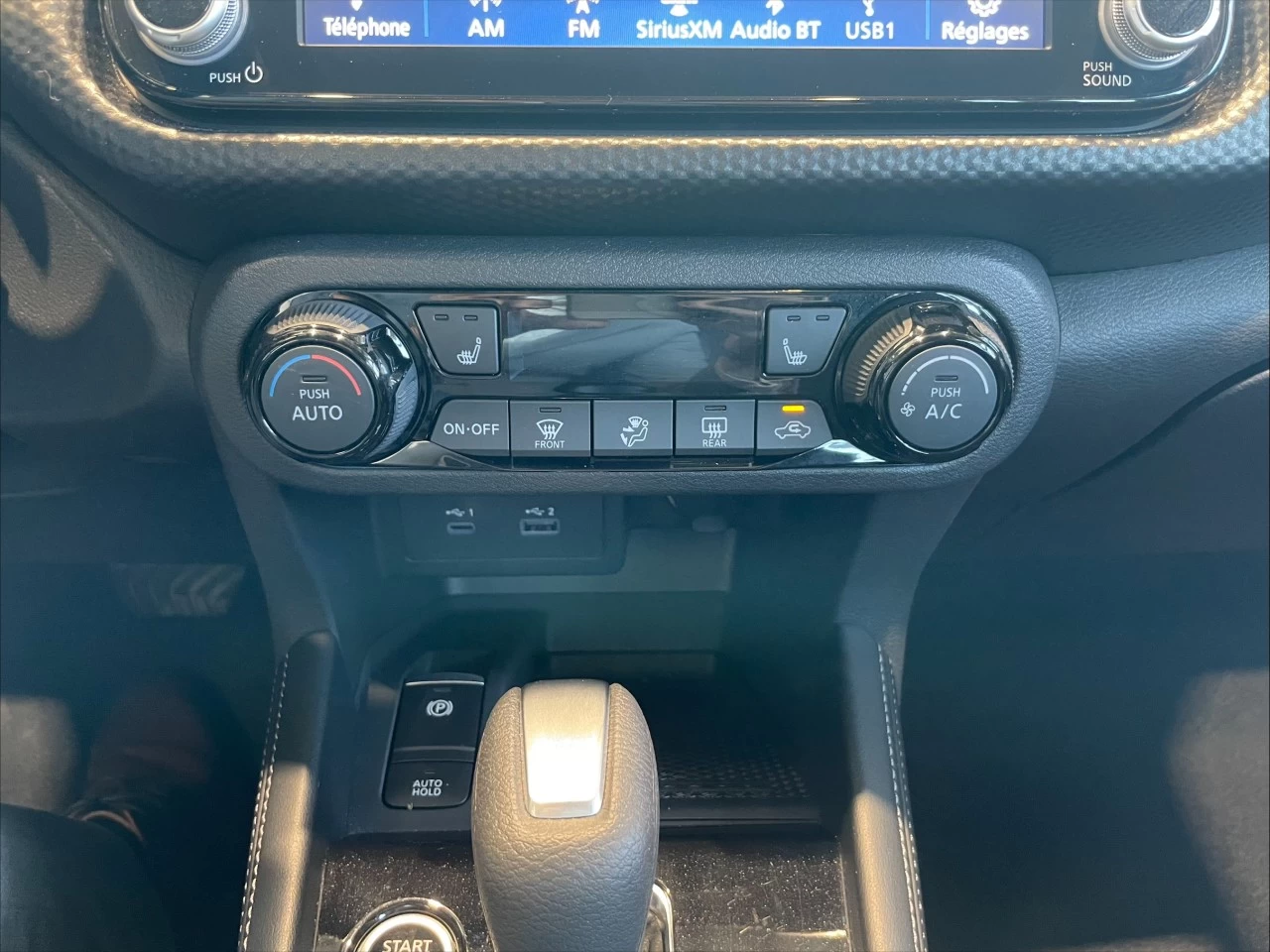 2024 Nissan Kicks SV https://www.acuramontrealcentre.com/resize/b990ff35b810a3abc0cc817b2ca24889-1
