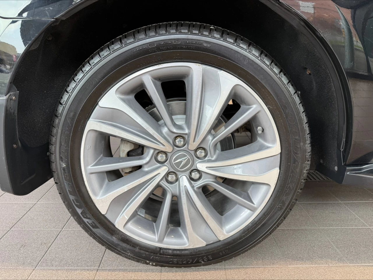2017 Acura MDX Elite Pkg https://www.acuramontrealcentre.com/resize/b990ff35b810a3abc0cc817b2ca24889-1