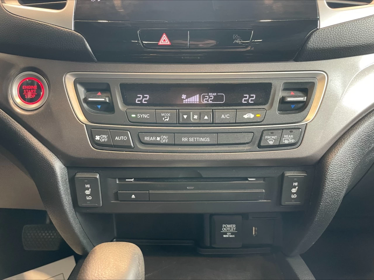 2017 Honda Ridgeline Sport https://www.acuramontrealcentre.com/resize/b990ff35b810a3abc0cc817b2ca24889-1