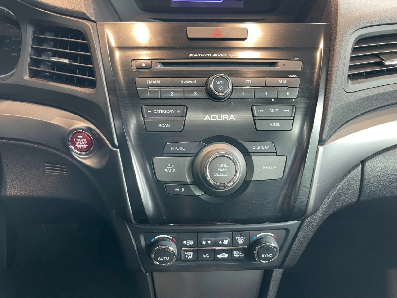2015 Acura ILX Premium Pkg https://www.acuramontrealcentre.com/resize/b990ff35b810a3abc0cc817b2ca24889-1