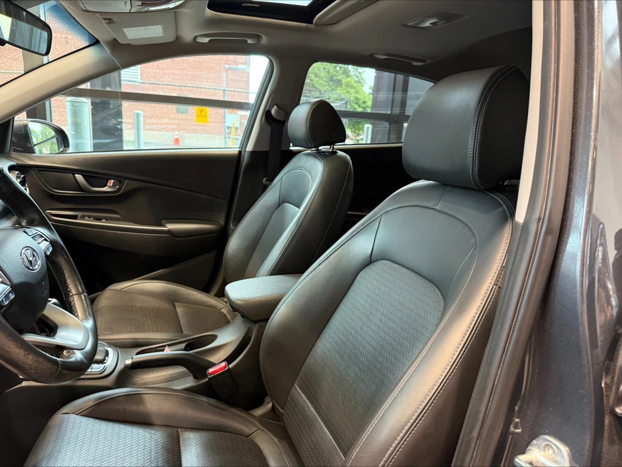 2020 Hyundai Kona Luxury https://www.acuramontrealcentre.com/resize/b990ff35b810a3abc0cc817b2ca24889-1