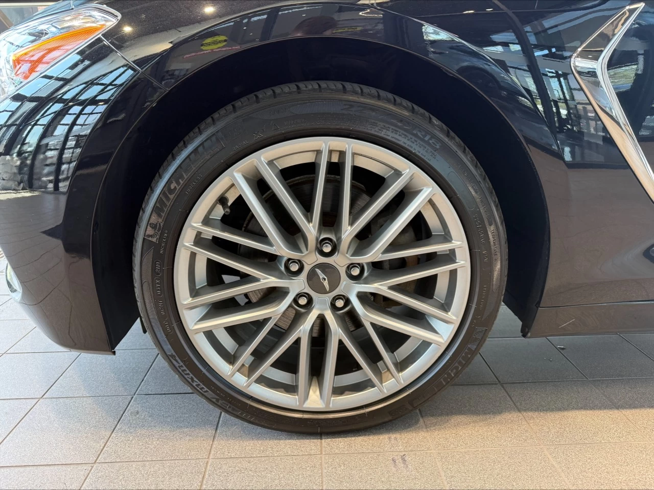 2021 Genesis G70 2.0T Advanced https://www.acuramontrealcentre.com/resize/b990ff35b810a3abc0cc817b2ca24889-1